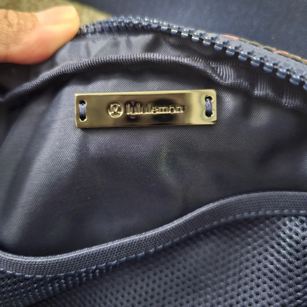 Lululemon everyday bag 1L - Picture 3 of 8